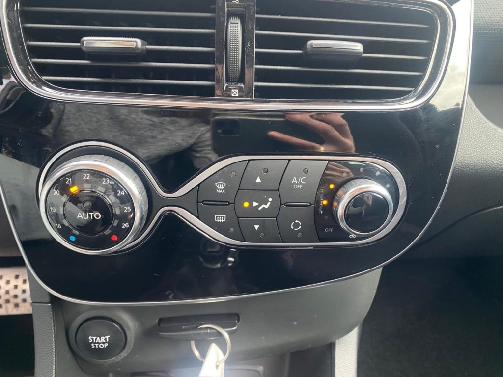 RENAULT Clio TCe 220CV 5P Energy R.S. Trophy - 18