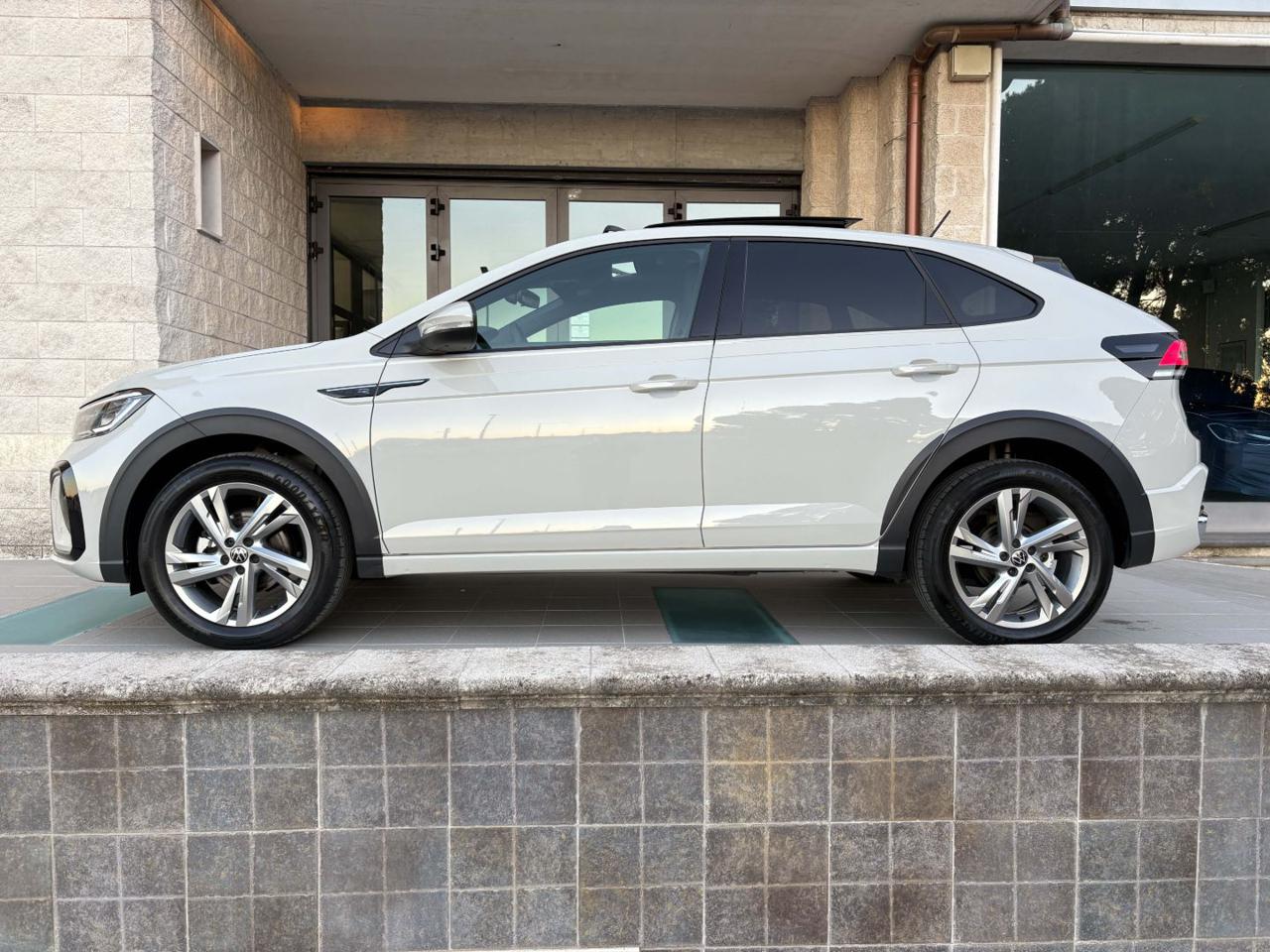 VOLKSWAGEN Taigo 1.0 TSI 110 CV DSG R-Line TETTO APR/PAN - 8