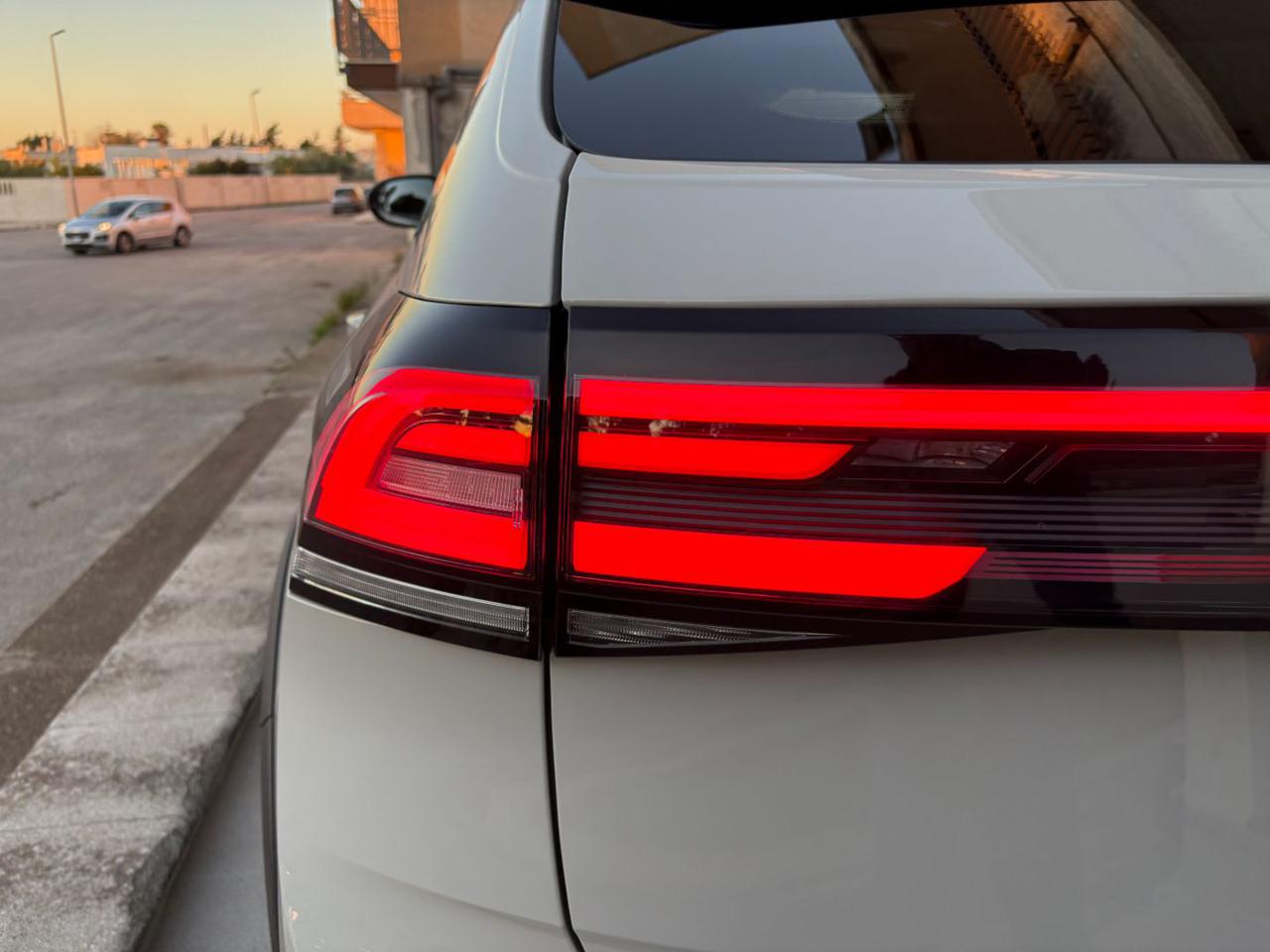 VOLKSWAGEN Taigo 1.0 TSI 110 CV DSG R-Line TETTO APR/PAN - 35