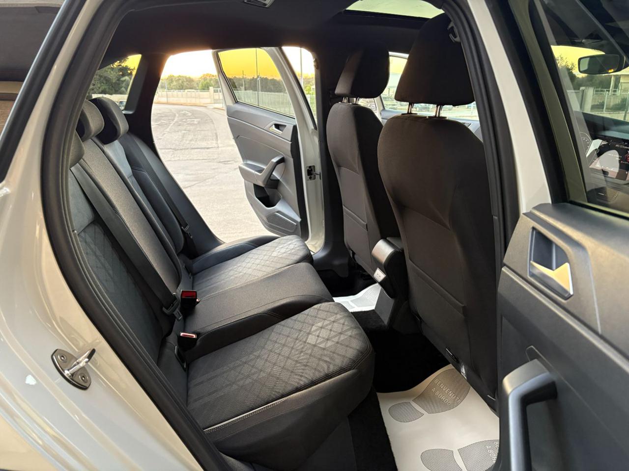 VOLKSWAGEN Taigo 1.0 TSI 110 CV DSG R-Line TETTO APR/PAN - 14