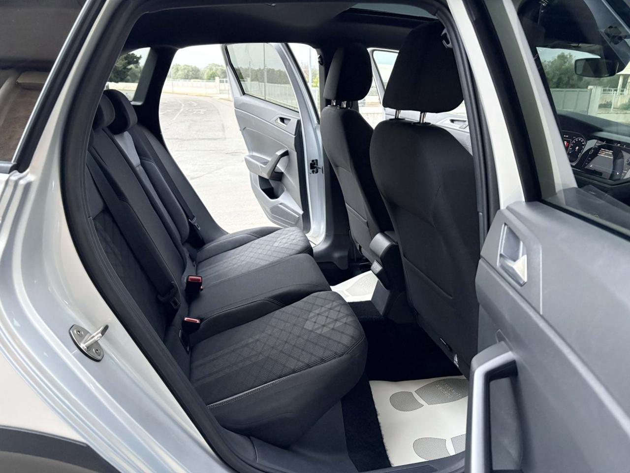 VOLKSWAGEN Taigo 1.0 TSI 110 CV DSG R-Line TETTO APR/PAN - 13