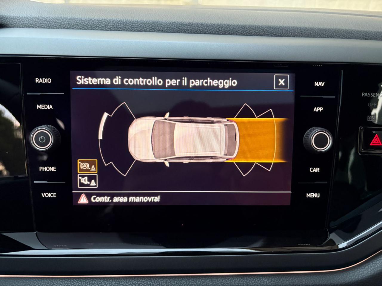 VOLKSWAGEN Taigo 1.0 TSI 110 CV DSG R-Line TETTO APR/PAN - 29