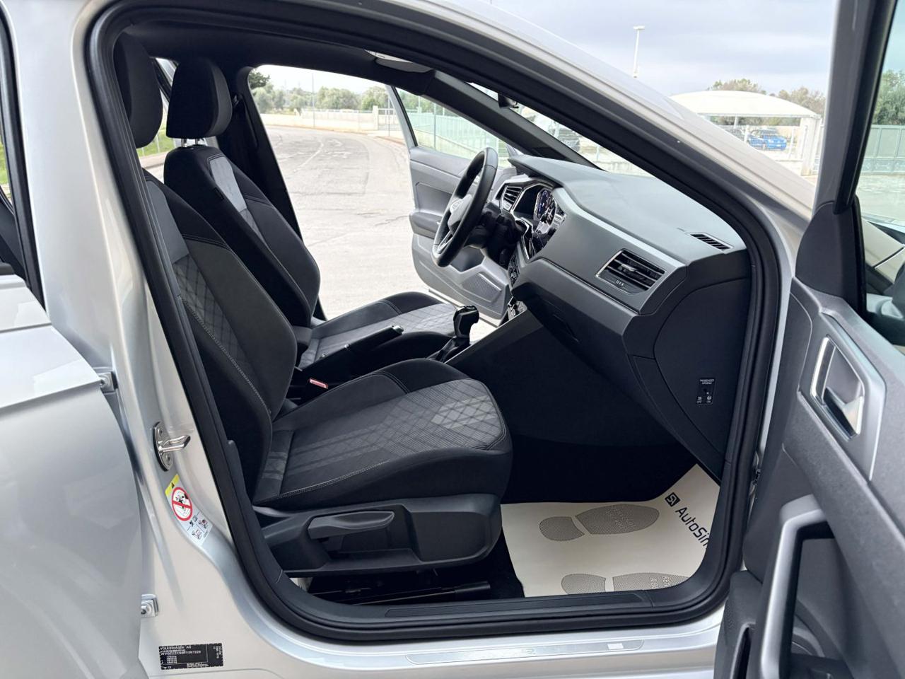 VOLKSWAGEN Taigo 1.0 TSI 110 CV DSG R-Line TETTO APR/PAN - 11