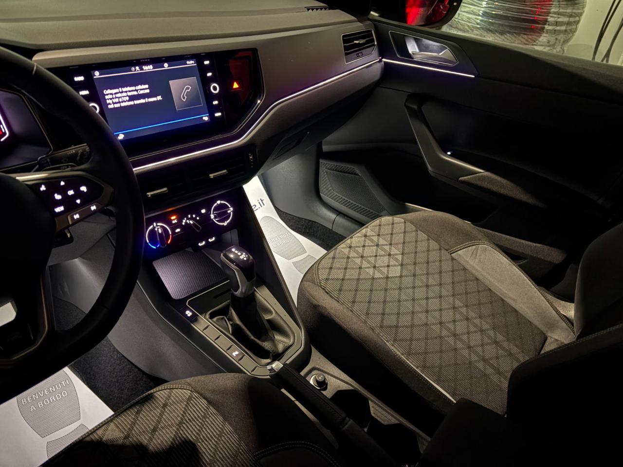 VOLKSWAGEN Taigo 1.0 TSI 110 CV DSG R-Line TETTO APR/PAN - 32