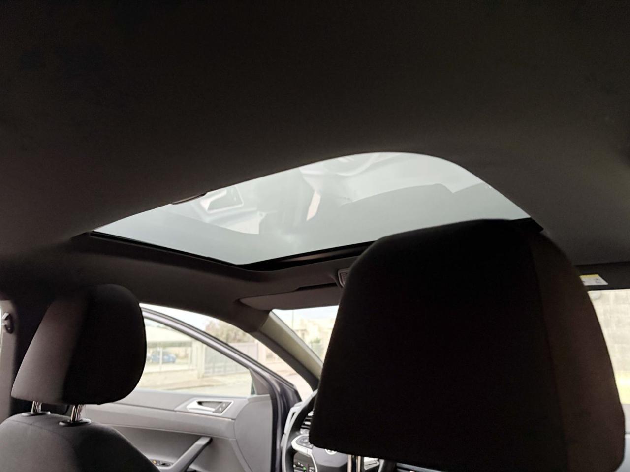 VOLKSWAGEN Taigo 1.0 TSI 110 CV DSG R-Line TETTO APR/PAN - 21