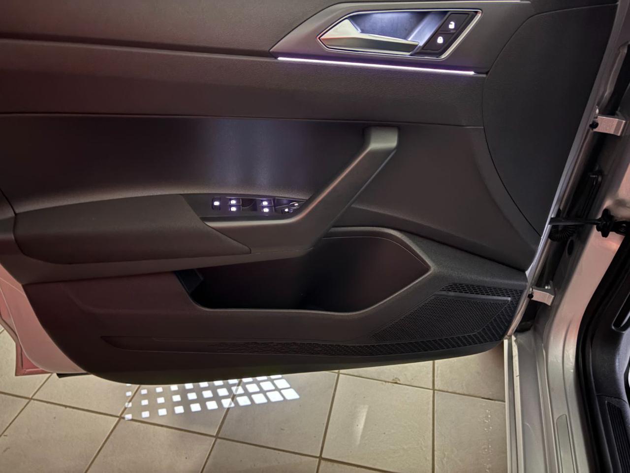 VOLKSWAGEN Taigo 1.0 TSI 116 CV DSG R-Line TETTO APR/PAN - 34