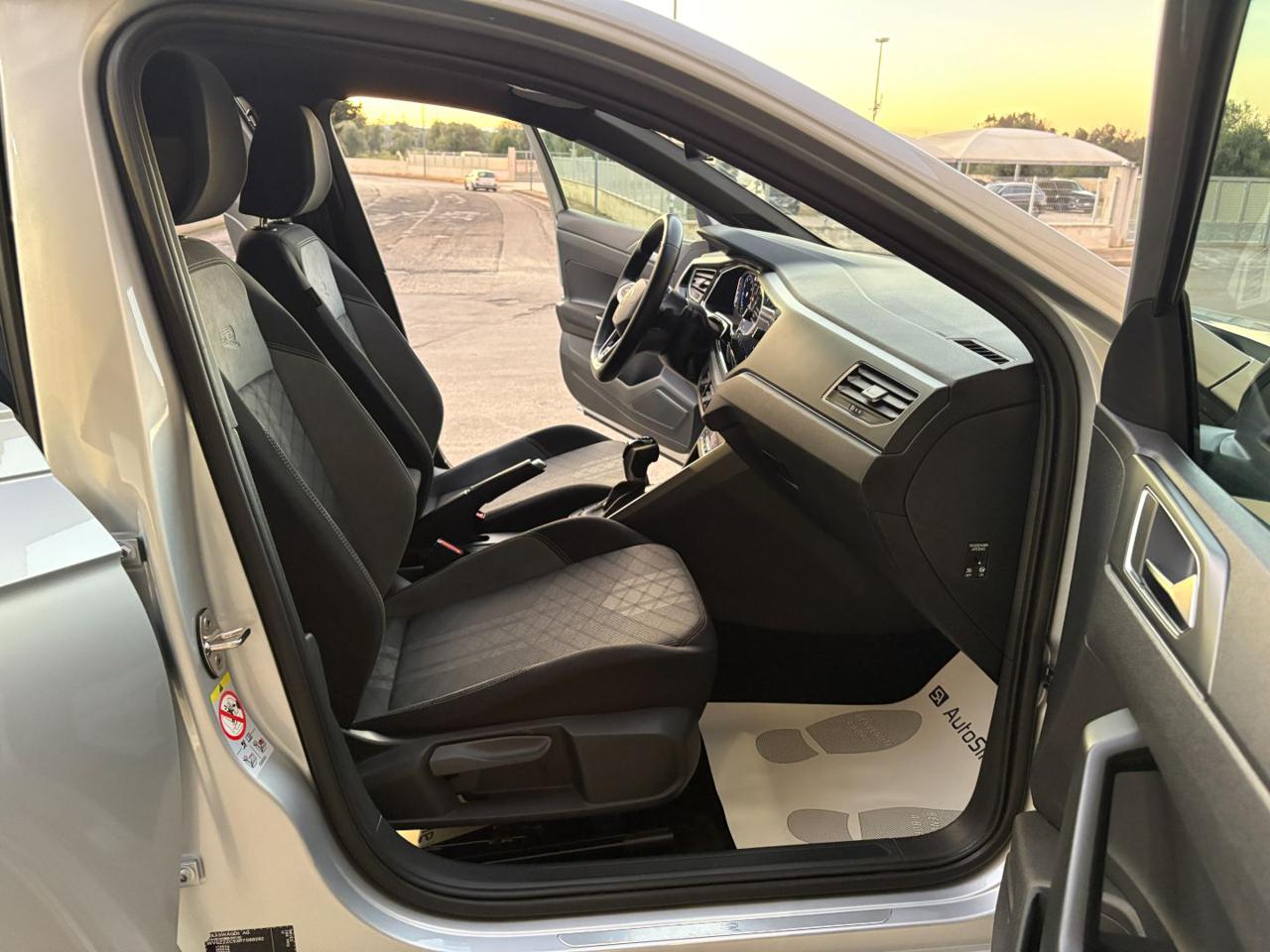 VOLKSWAGEN Taigo 1.0 TSI 116 CV DSG R-Line TETTO APR/PAN - 11