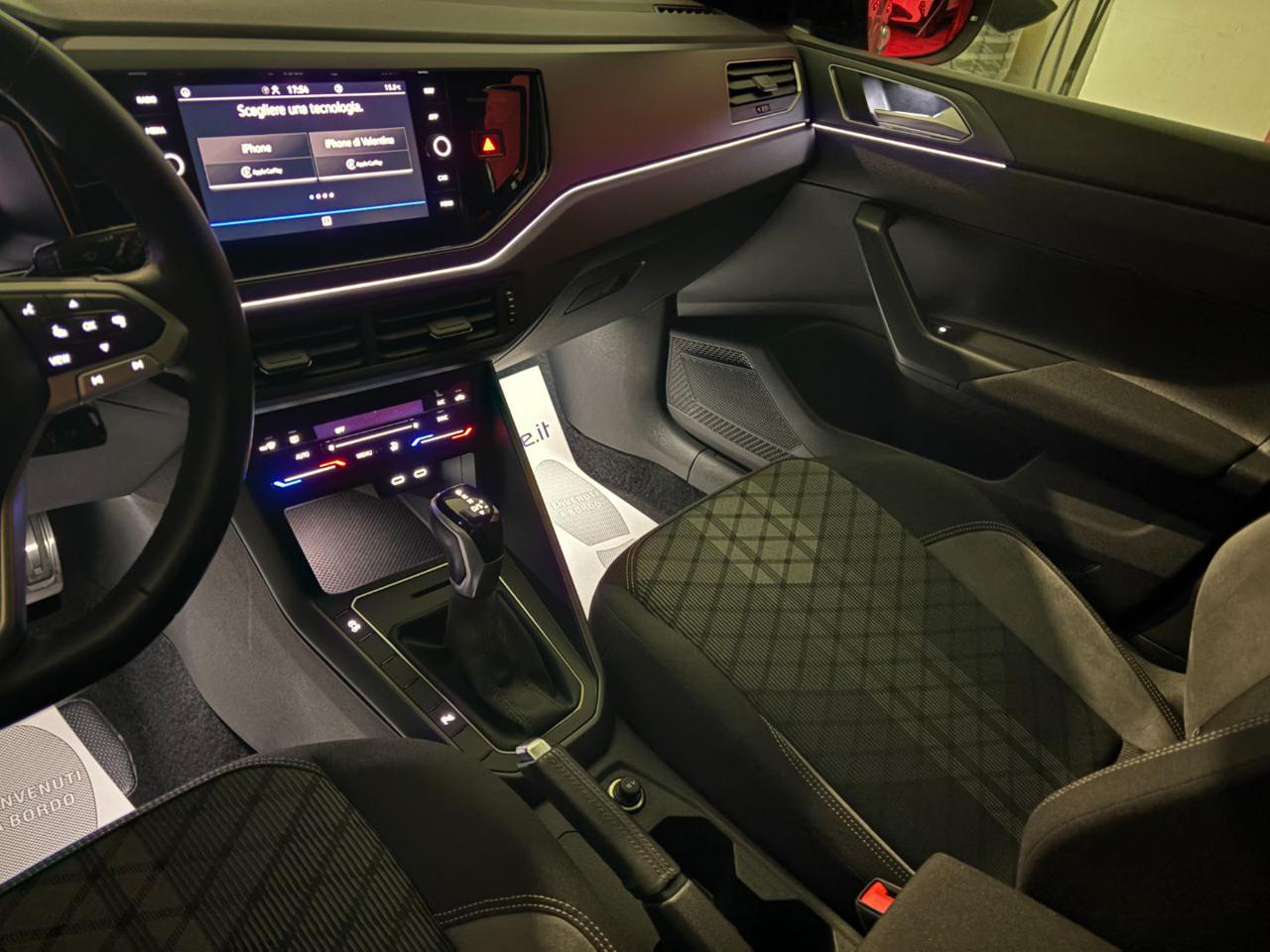 VOLKSWAGEN Taigo 1.0 TSI 116 CV DSG R-Line TETTO APR/PAN - 32