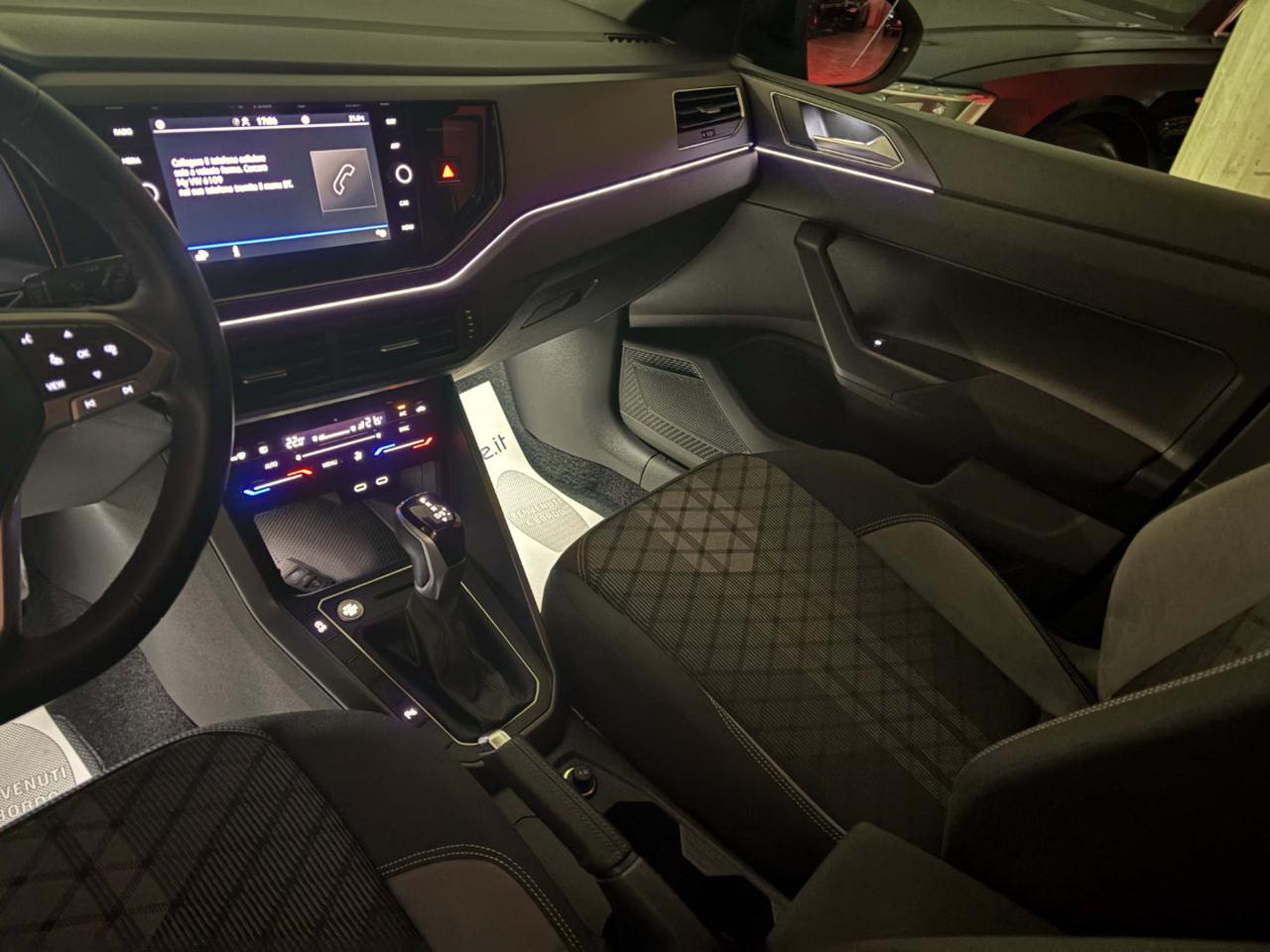 VOLKSWAGEN Taigo 1.0 TSI 116 CV DSG R-Line TETTO APR/PAN - 29