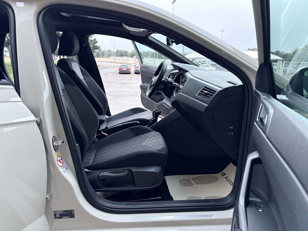 VOLKSWAGEN Taigo 1.0 TSI 116 CV DSG R-Line TETTO APR/PAN - 11