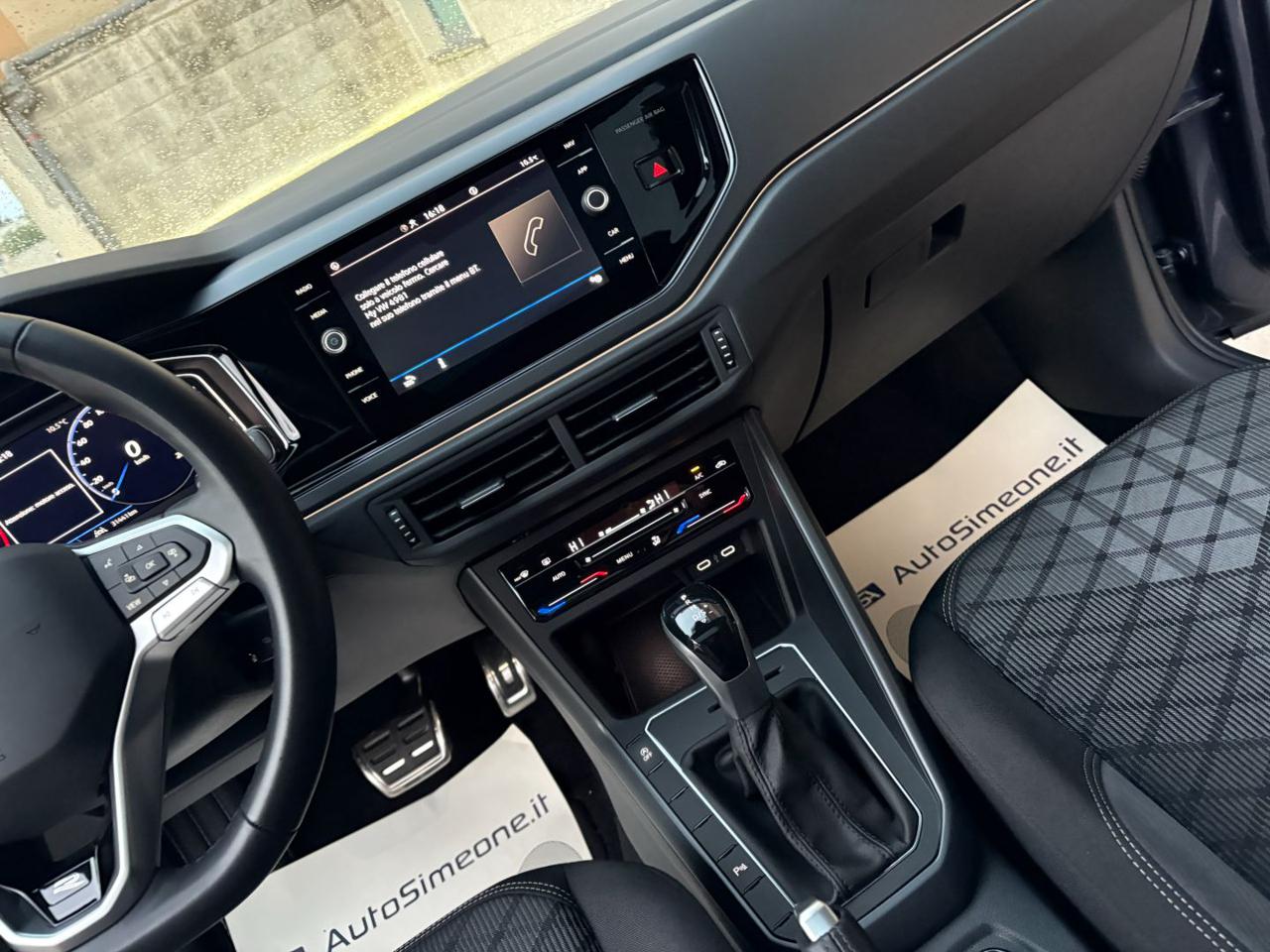 VOLKSWAGEN Taigo 1.0 TSI 116 CV DSG R-Line TETTO APR/PAN - 24