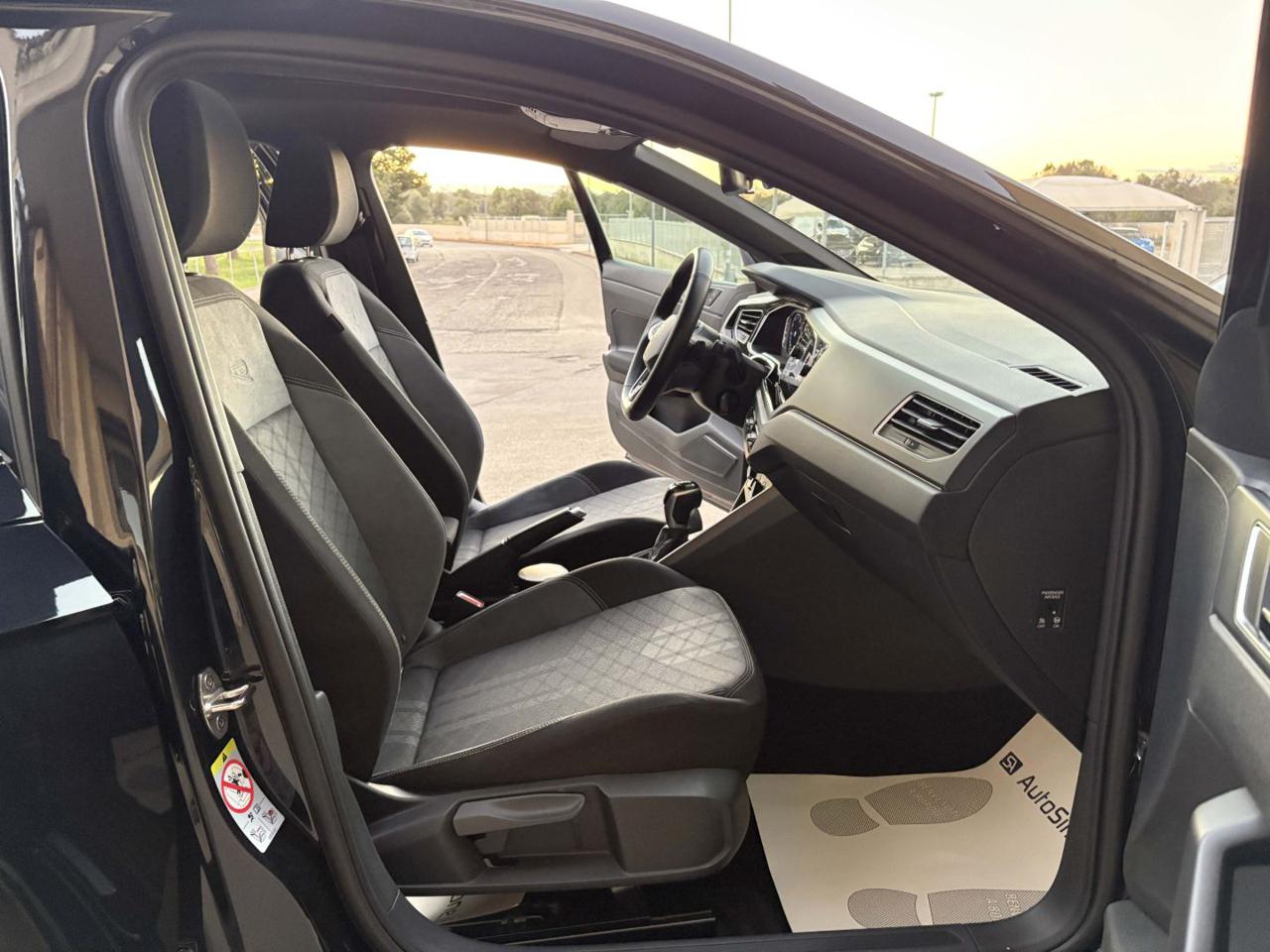 VOLKSWAGEN Taigo 1.0 TSI 110 CV DSG R-Line TETTO APR/PAN - 11