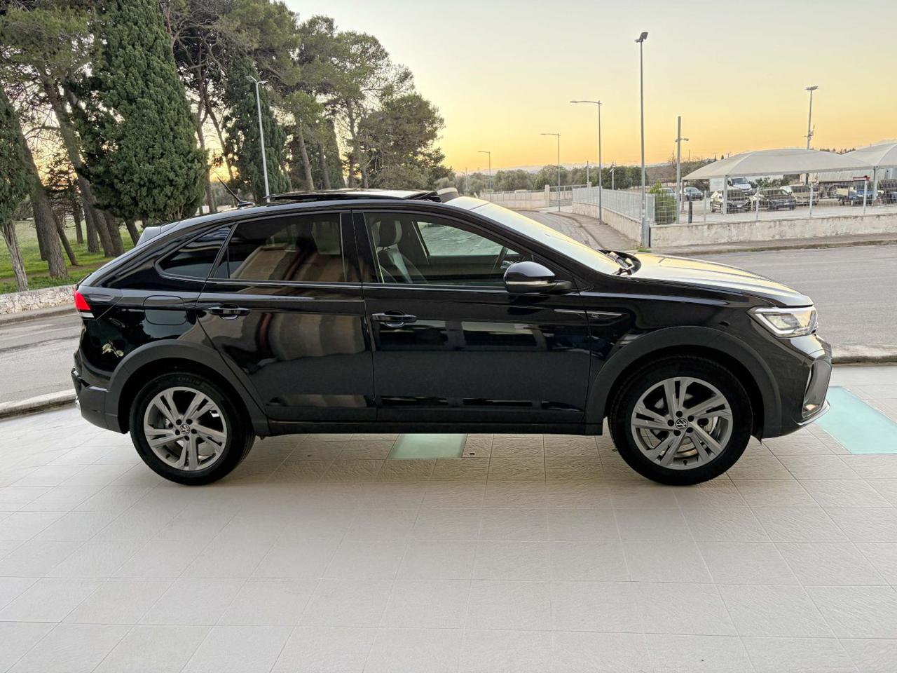 VOLKSWAGEN Taigo 1.0 TSI 110 CV DSG R-Line TETTO APR/PAN - 4