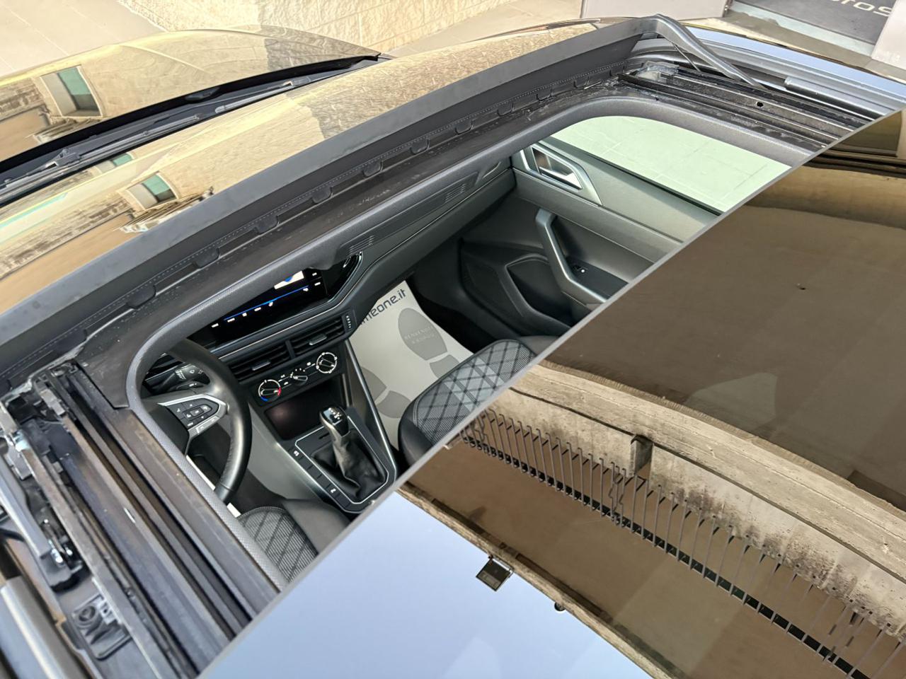 VOLKSWAGEN Taigo 1.0 TSI 110 CV DSG R-Line TETTO APR/PAN - 10