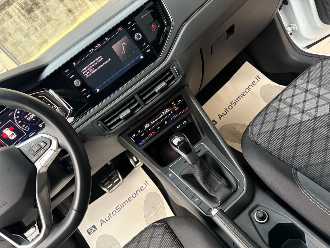 VOLKSWAGEN Taigo 1.0 TSI 116 CV DSG R-Line TETTO APR/PAN - 23