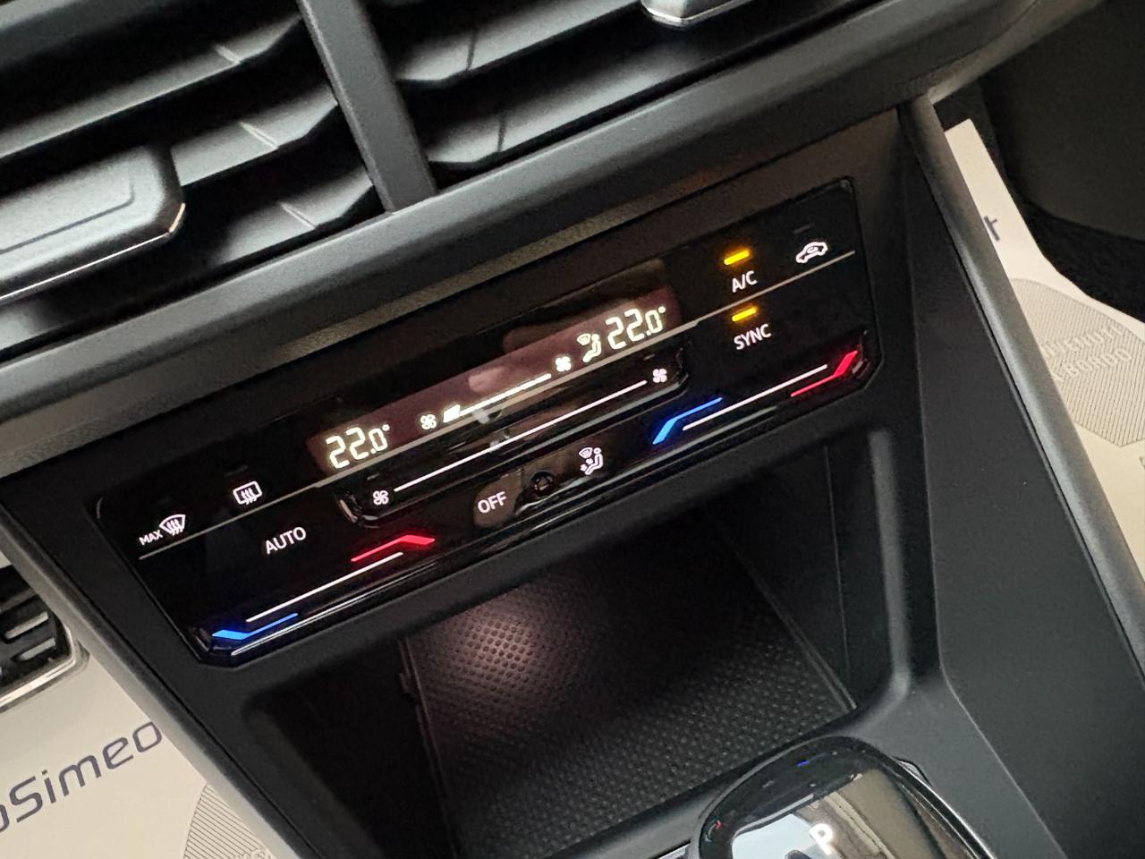 VOLKSWAGEN Taigo 1.0 TSI 116 CV DSG R-Line TETTO APR/PAN - 24