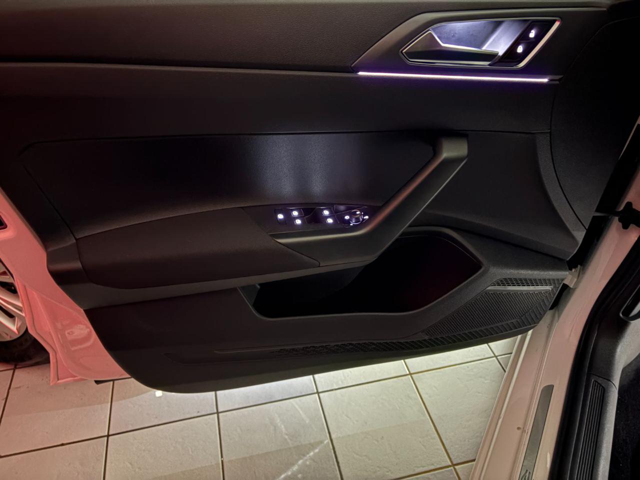 VOLKSWAGEN Taigo 1.0 TSI 116 CV DSG R-Line TETTO APR/PAN - 32