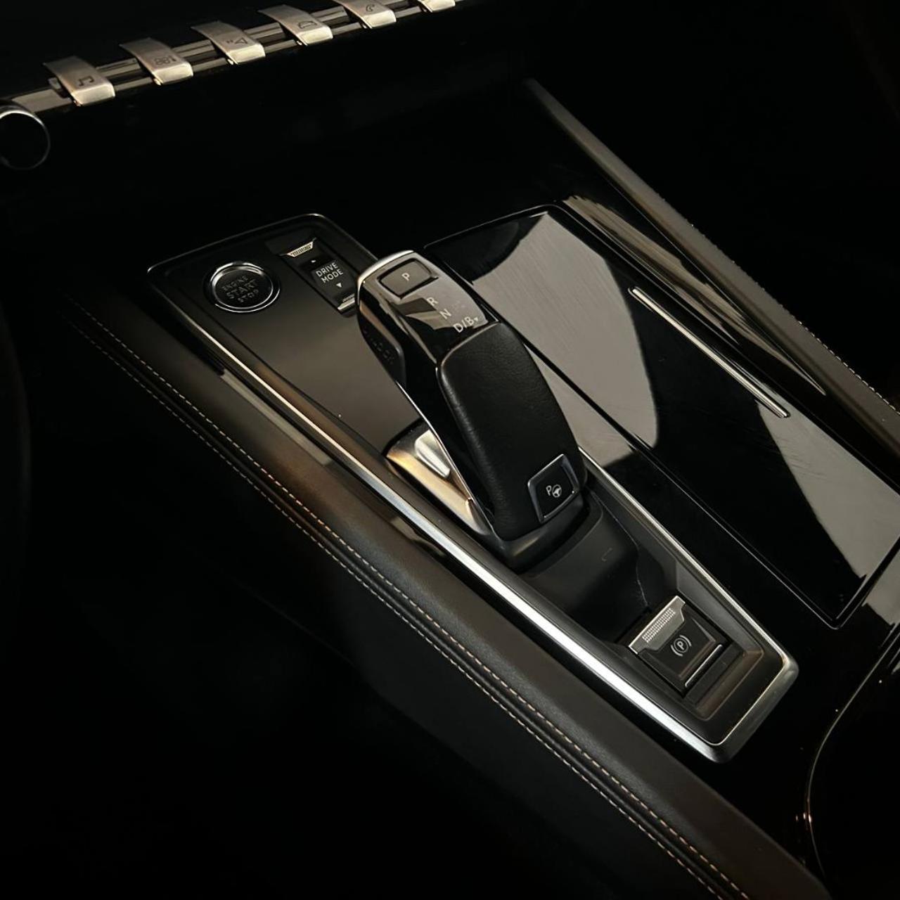 PEUGEOT 508 Plug-in Hybrid 225 e-EAT8 SW GT - 31