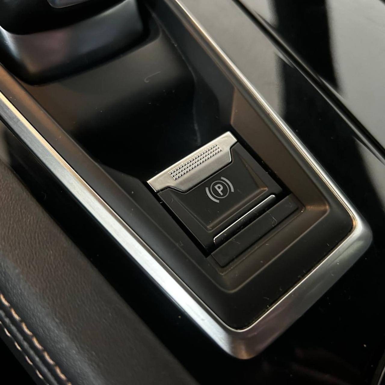 PEUGEOT 508 Plug-in Hybrid 225 e-EAT8 SW GT - 32