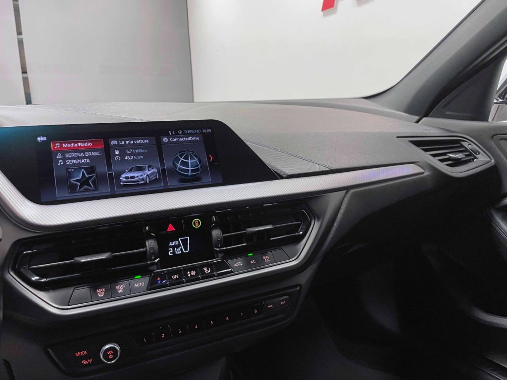 BMW 116 D M-SPORT AUTO - IVA DEDUCIBILE - 26