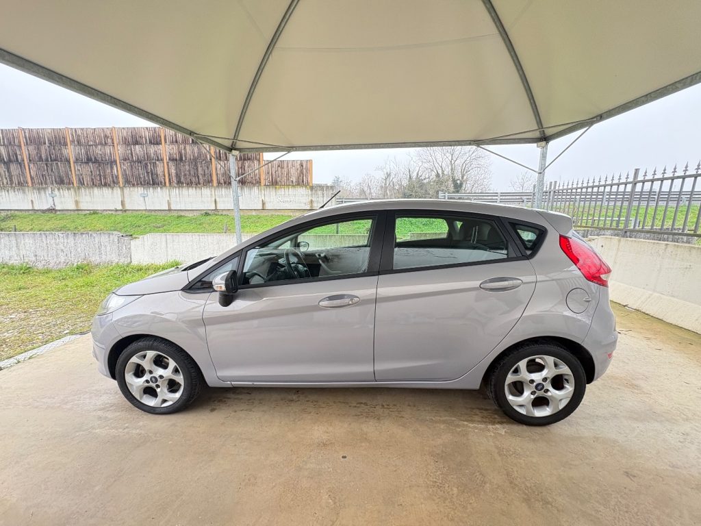 FORD Fiesta 1.4 TDCi 70CV 5 porte Titanium OK NEOPATENTATI - 7