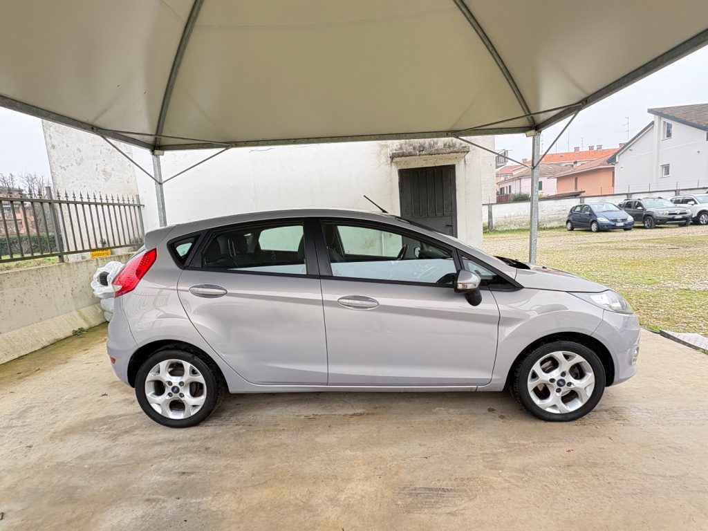 FORD Fiesta 1.4 TDCi 70CV 5 porte Titanium OK NEOPATENTATI - 8