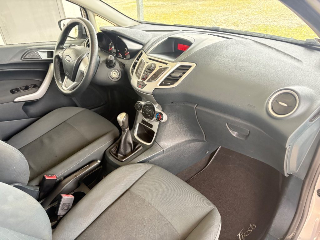 FORD Fiesta 1.4 TDCi 70CV 5 porte Titanium OK NEOPATENTATI - 17