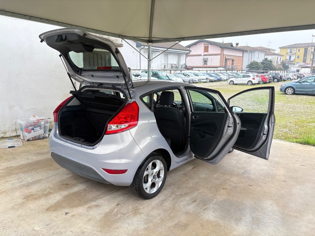 FORD Fiesta 1.4 TDCi 70CV 5 porte Titanium OK NEOPATENTATI - 35