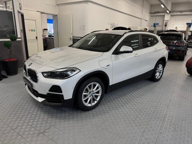 BMW X2 Mineralweiß metallizzato