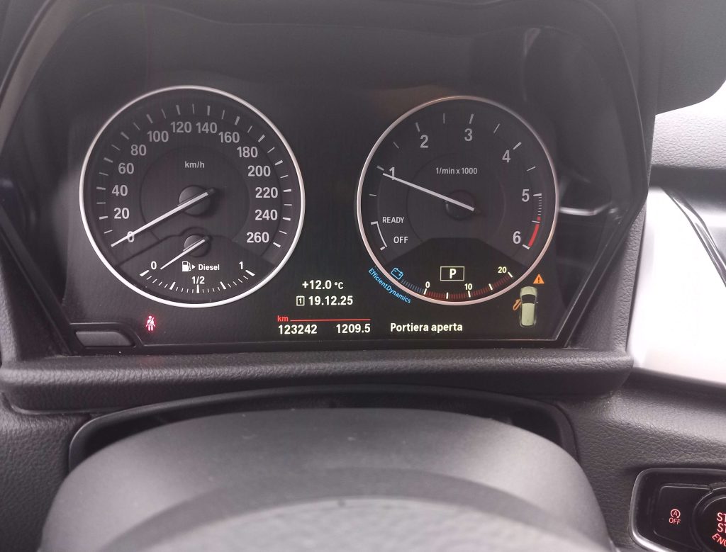 BMW 216 Serie 2 F45 216d Active Tourer automatico - 12