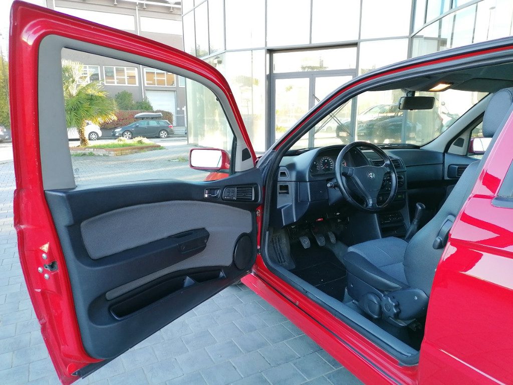 ALFA ROMEO 145 2.0i 16V Twin Spark cat Quadrifoglio - 4