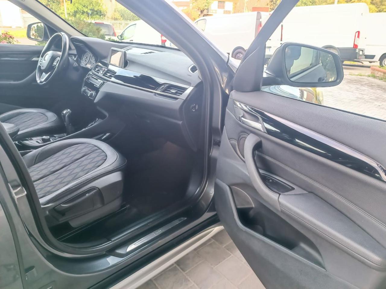 BMW X1 sDrive18d xLine - 11