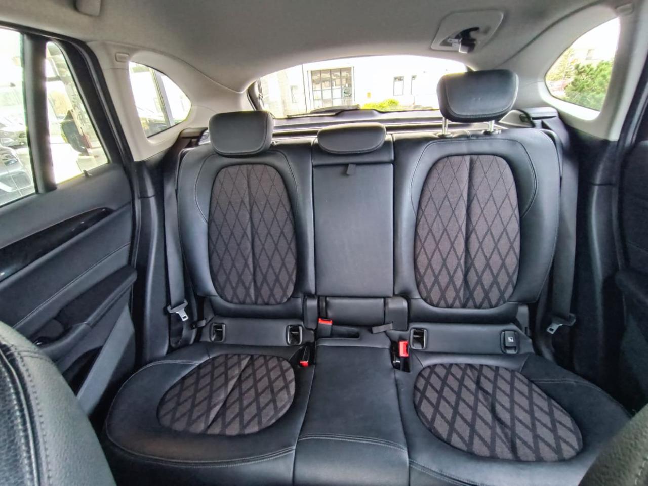 BMW X1 sDrive18d xLine - 23