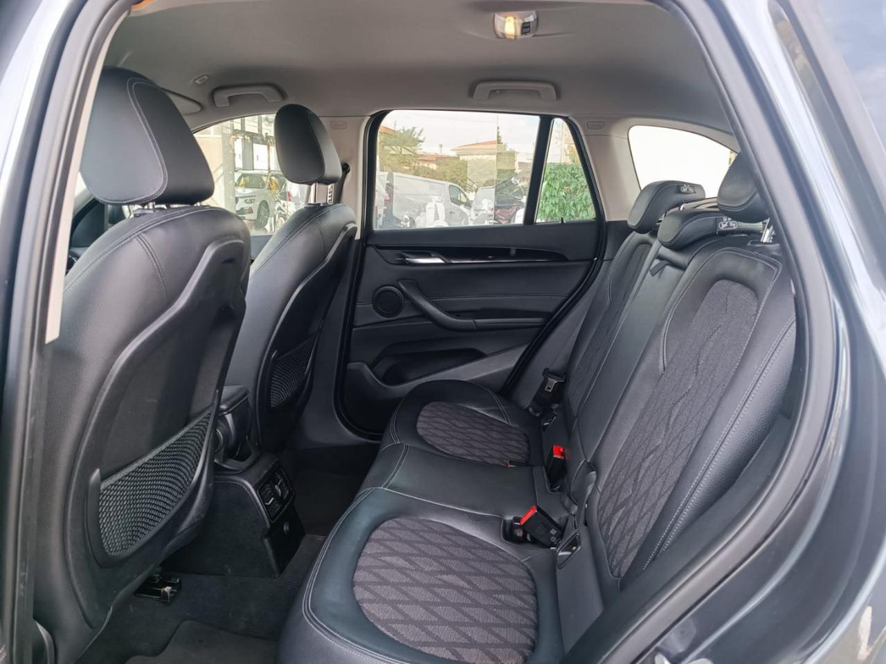 BMW X1 sDrive18d xLine - 17