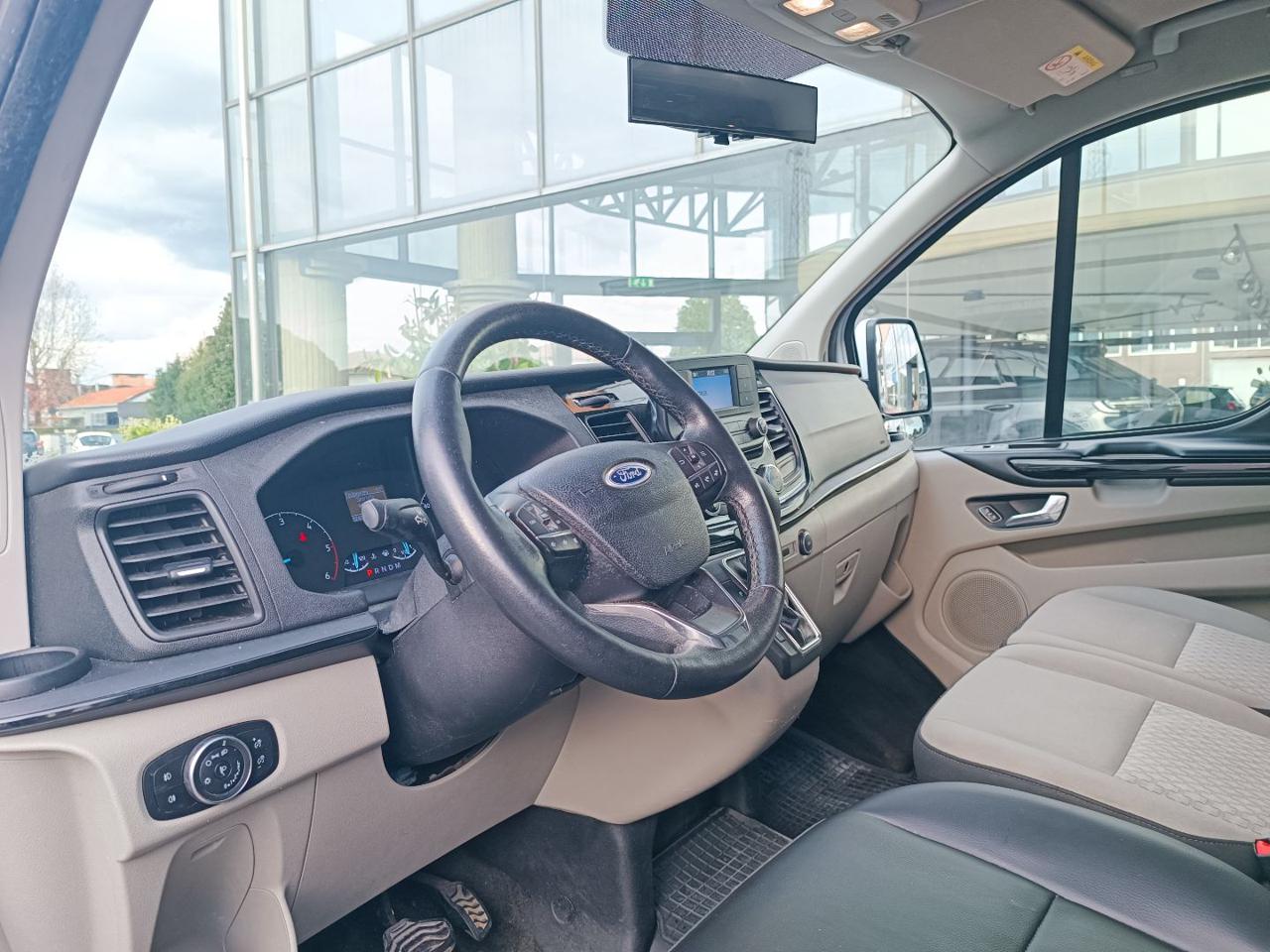 FORD Tourneo Custom 320 2.0 TDCi 130CV aut. PL Trend - 4