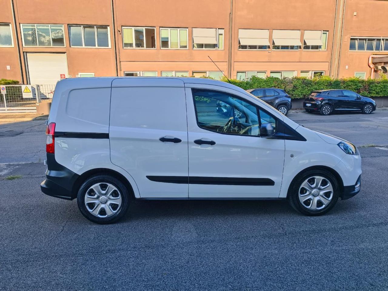 FORD Transit Courier 1.5 TDCi 100CV Van Trend - 6