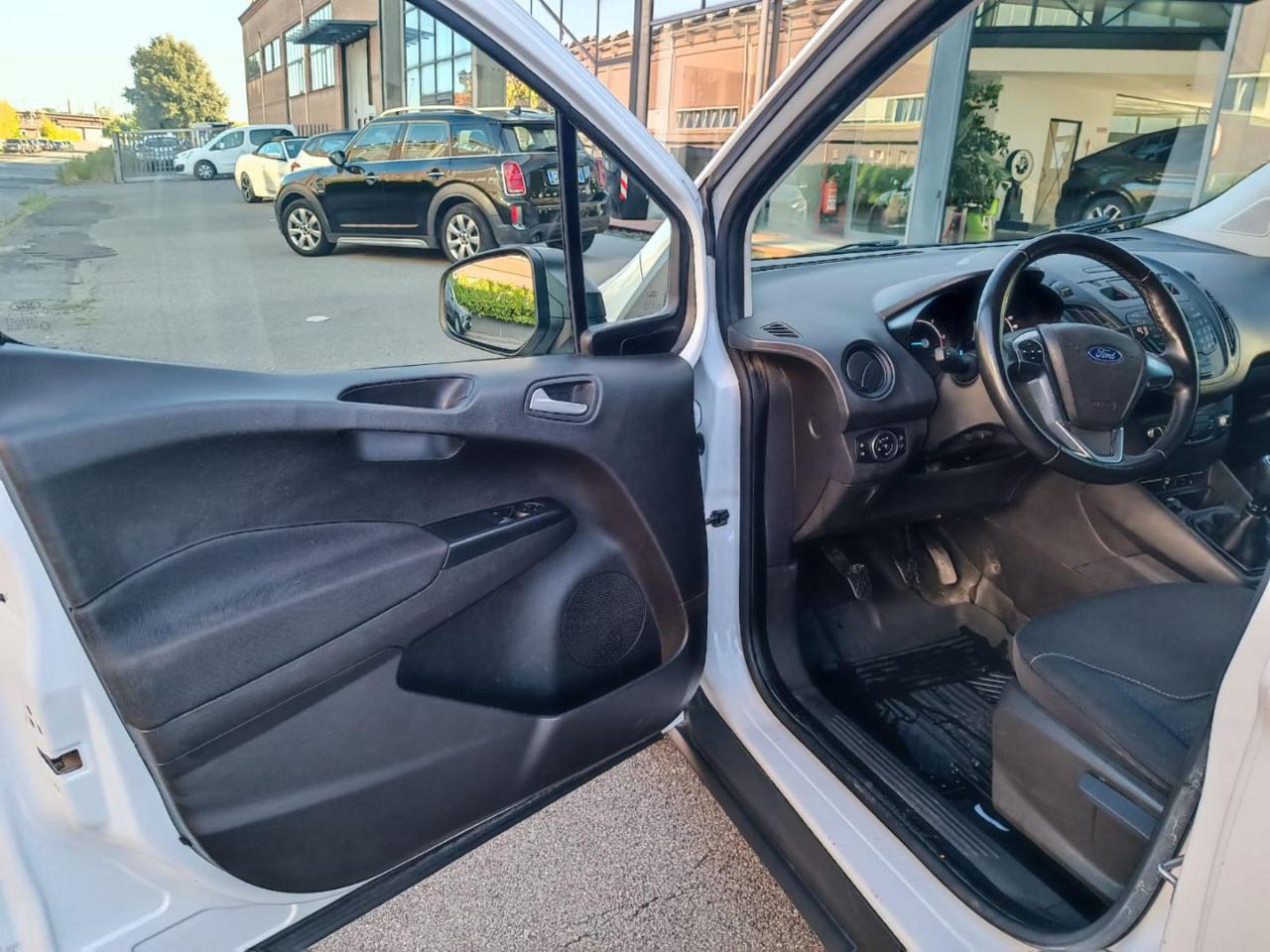 FORD Transit Courier 1.5 TDCi 100CV Van Trend - 28