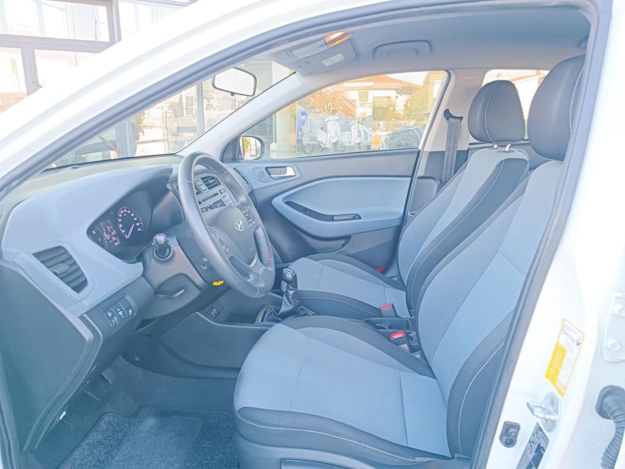 HYUNDAI i20 1.2 84 CV 5 porte Comfort - 5