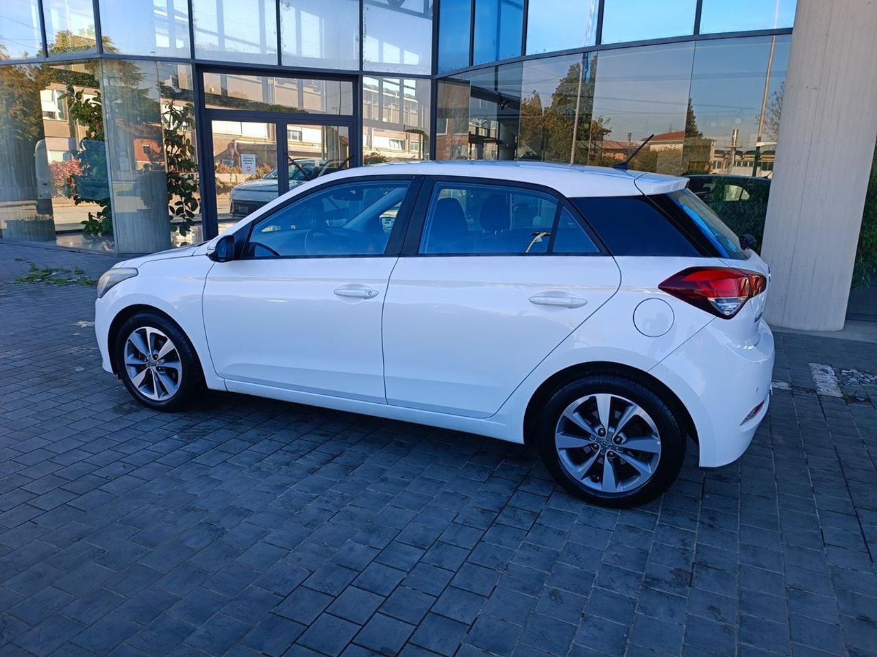 HYUNDAI i20 1.2 84 CV 5 porte Comfort - 23