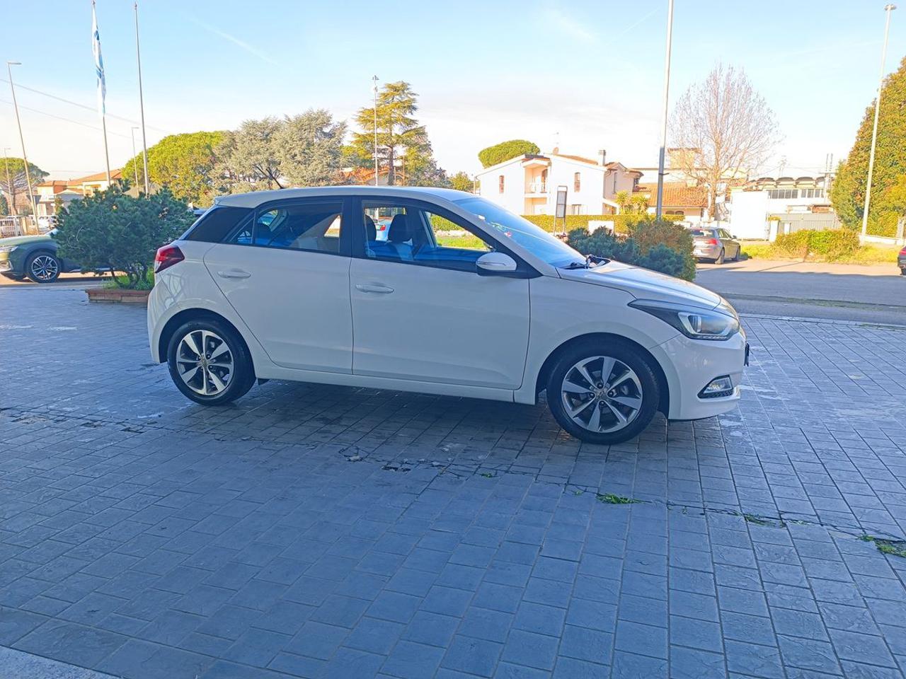 HYUNDAI i20 1.2 84 CV 5 porte Comfort - 28