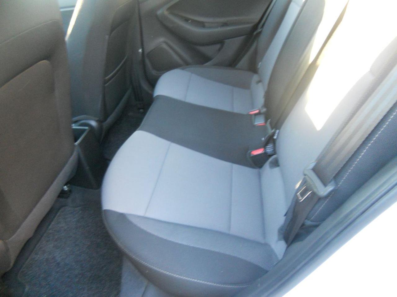 HYUNDAI i20 1.2 84 CV 5 porte Econext Comfort - 9