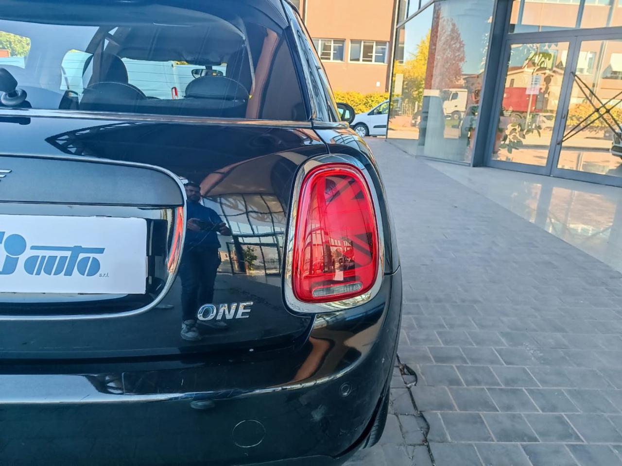 MINI One 1.5 One 75 CV Baker Street 5 porte - 6