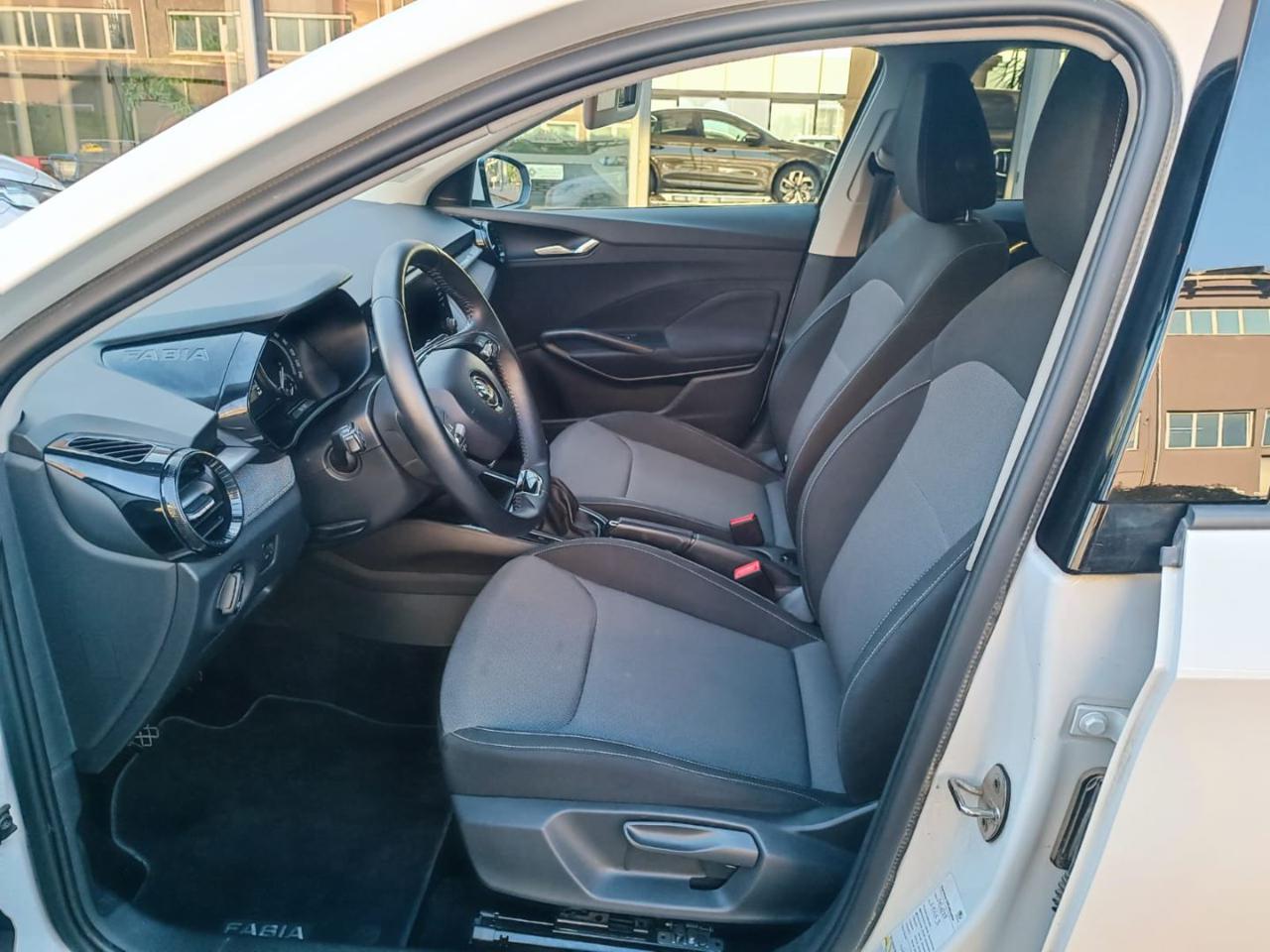 SKODA Fabia 1.0 MPI 65 CV Ambition - 28