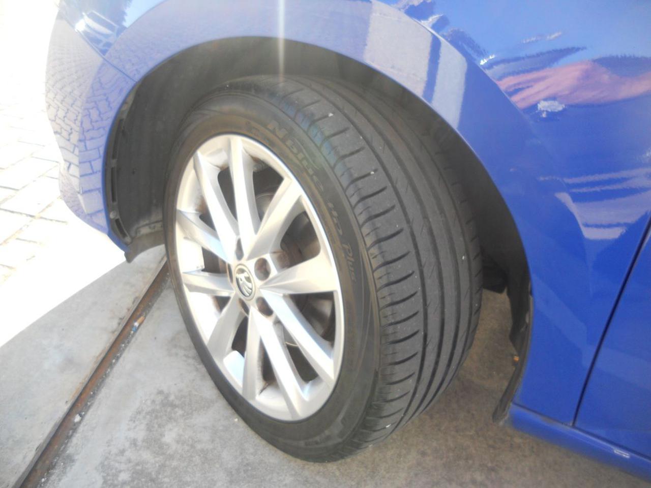 SKODA Fabia 1.0 MPI 75 CV Twin Color Argento - 15