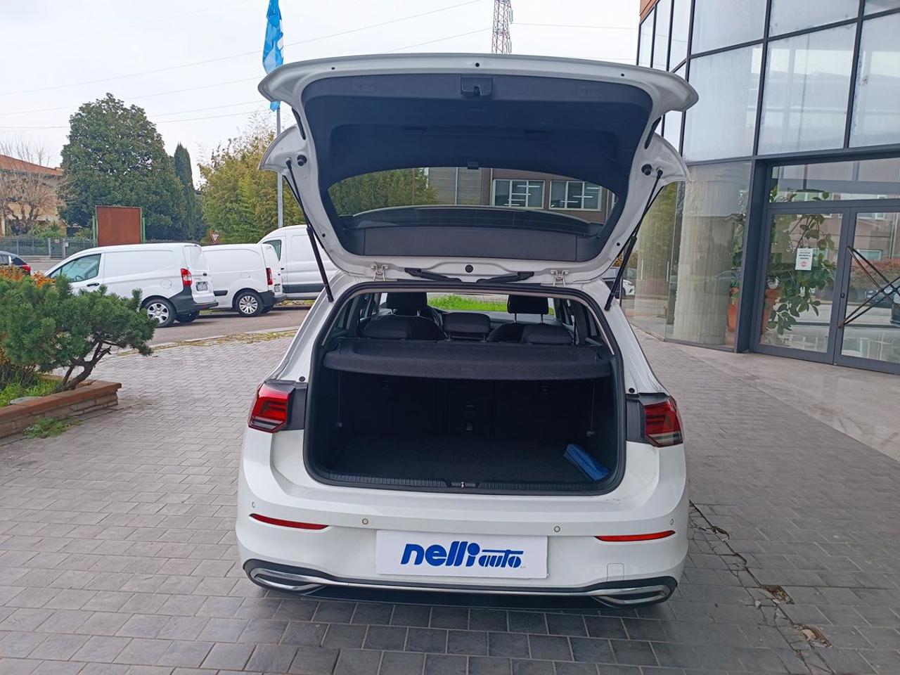 VOLKSWAGEN Golf 2.0 TDI SCR Style - 18