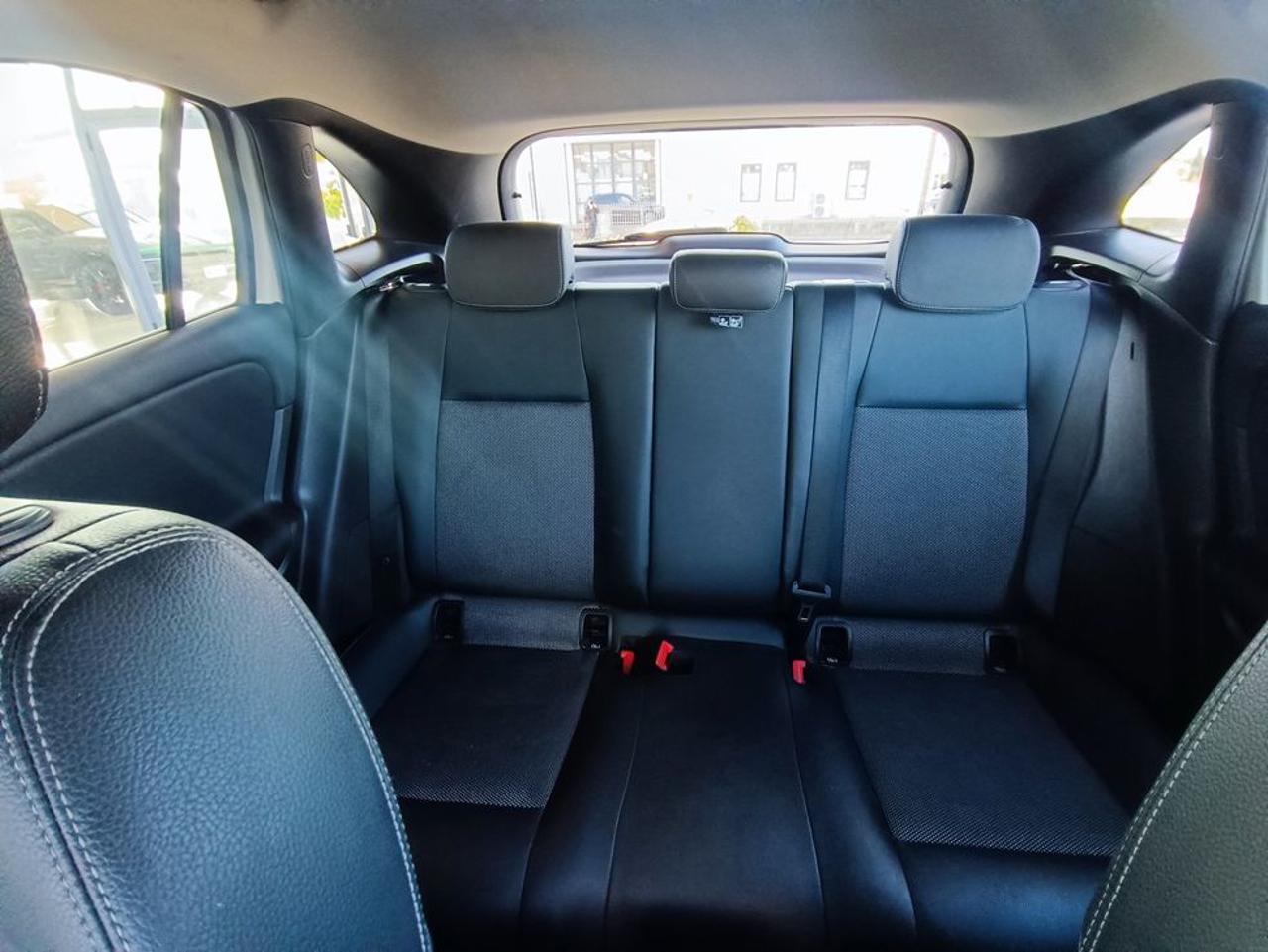 MERCEDES-BENZ GLA 180 d Automatic Business Extra - 3