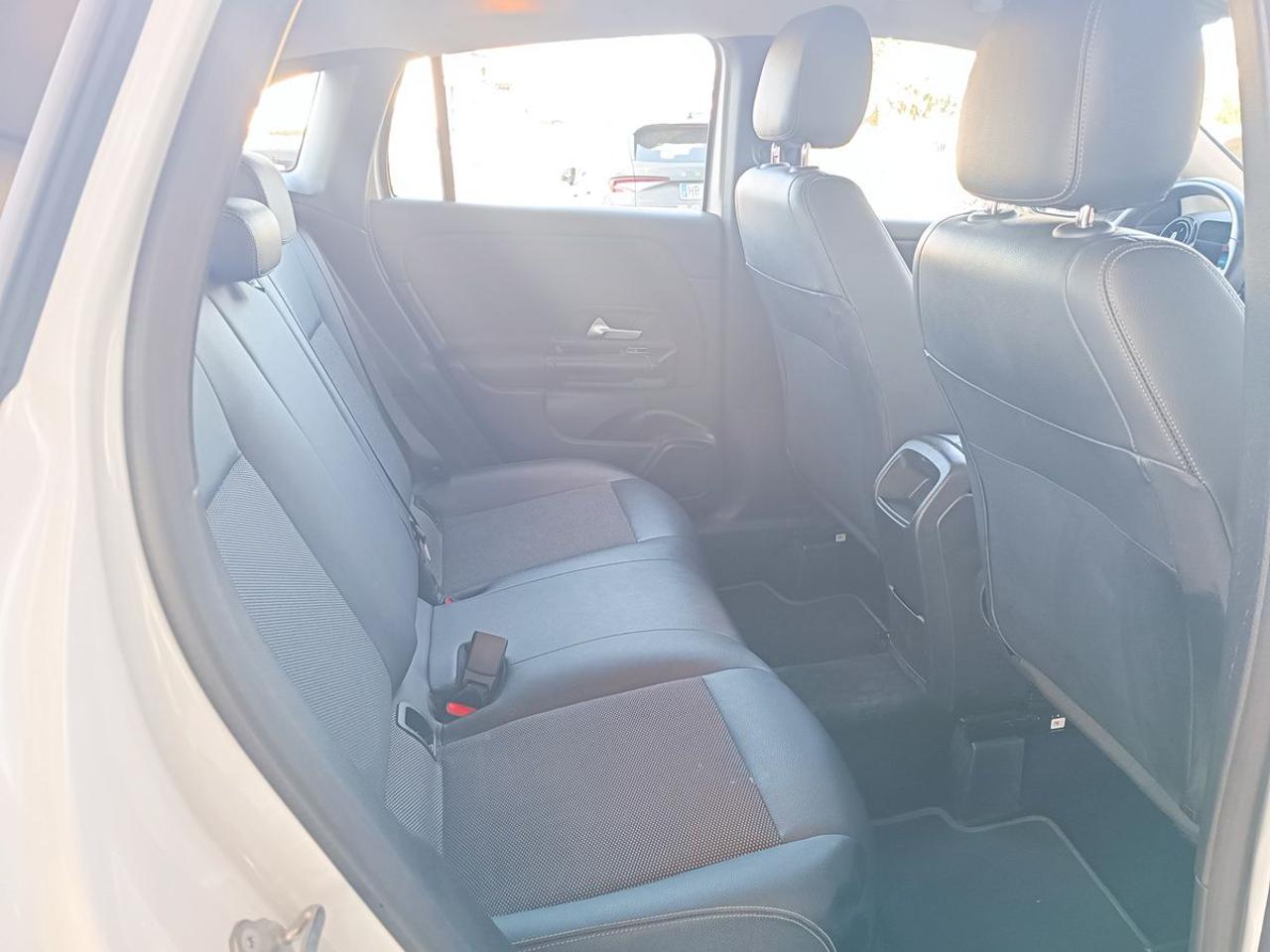 MERCEDES-BENZ GLA 180 d Automatic Business Extra - 11