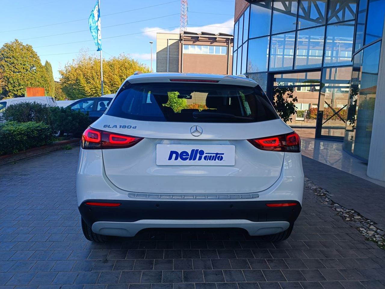 MERCEDES-BENZ GLA 180 d Automatic Business Extra - 22