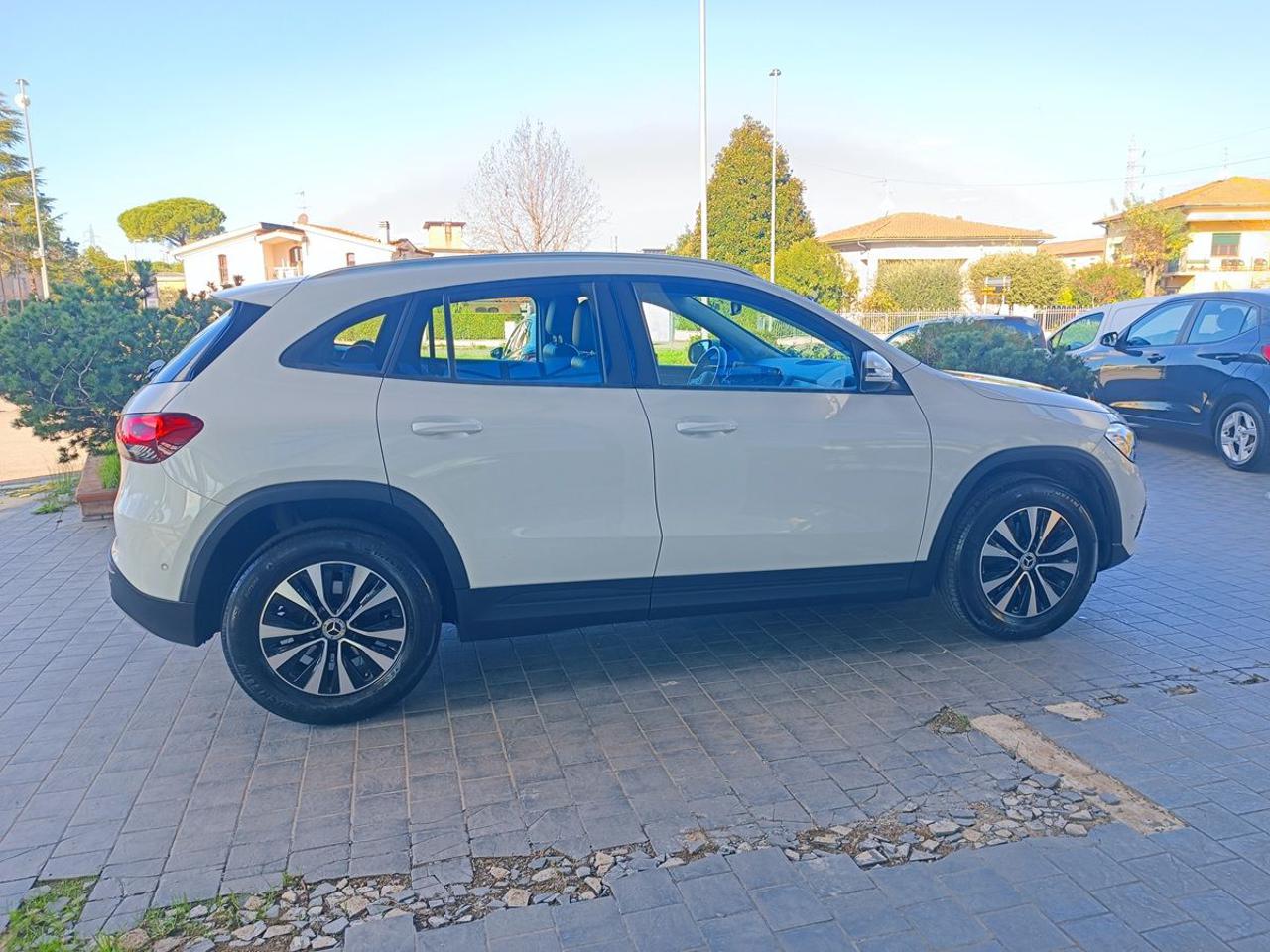 MERCEDES-BENZ GLA 180 d Automatic Business Extra - 25