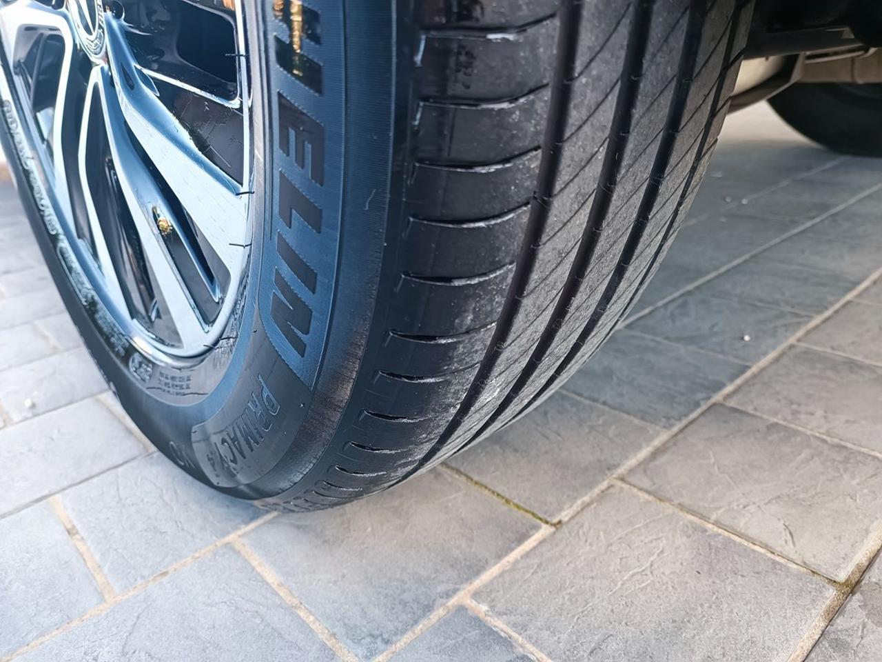 MERCEDES-BENZ GLA 180 d Automatic Business Extra - 28